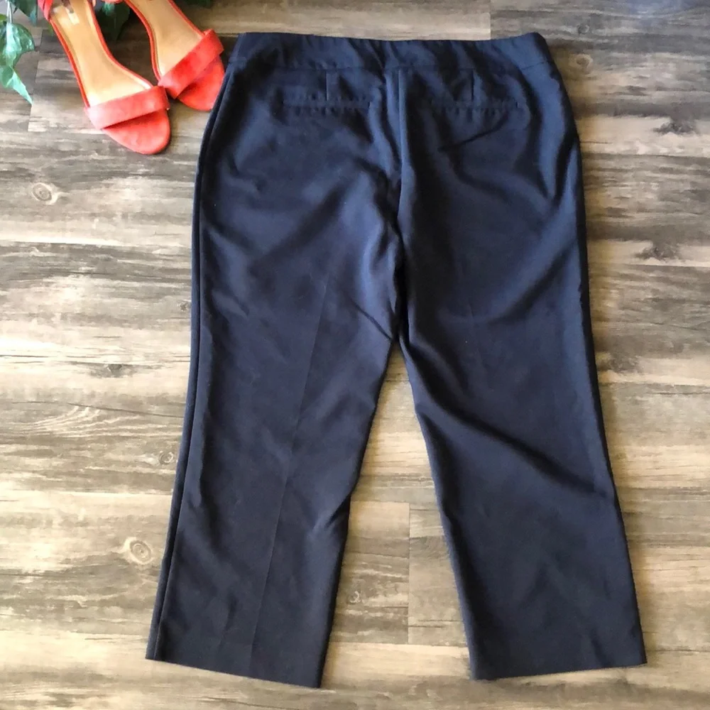 Apt. 9 Black Cropped Pants size 8